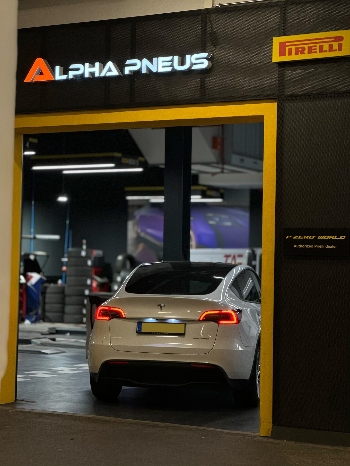 Revendeur Pirelli P Zero World chez GRIDX